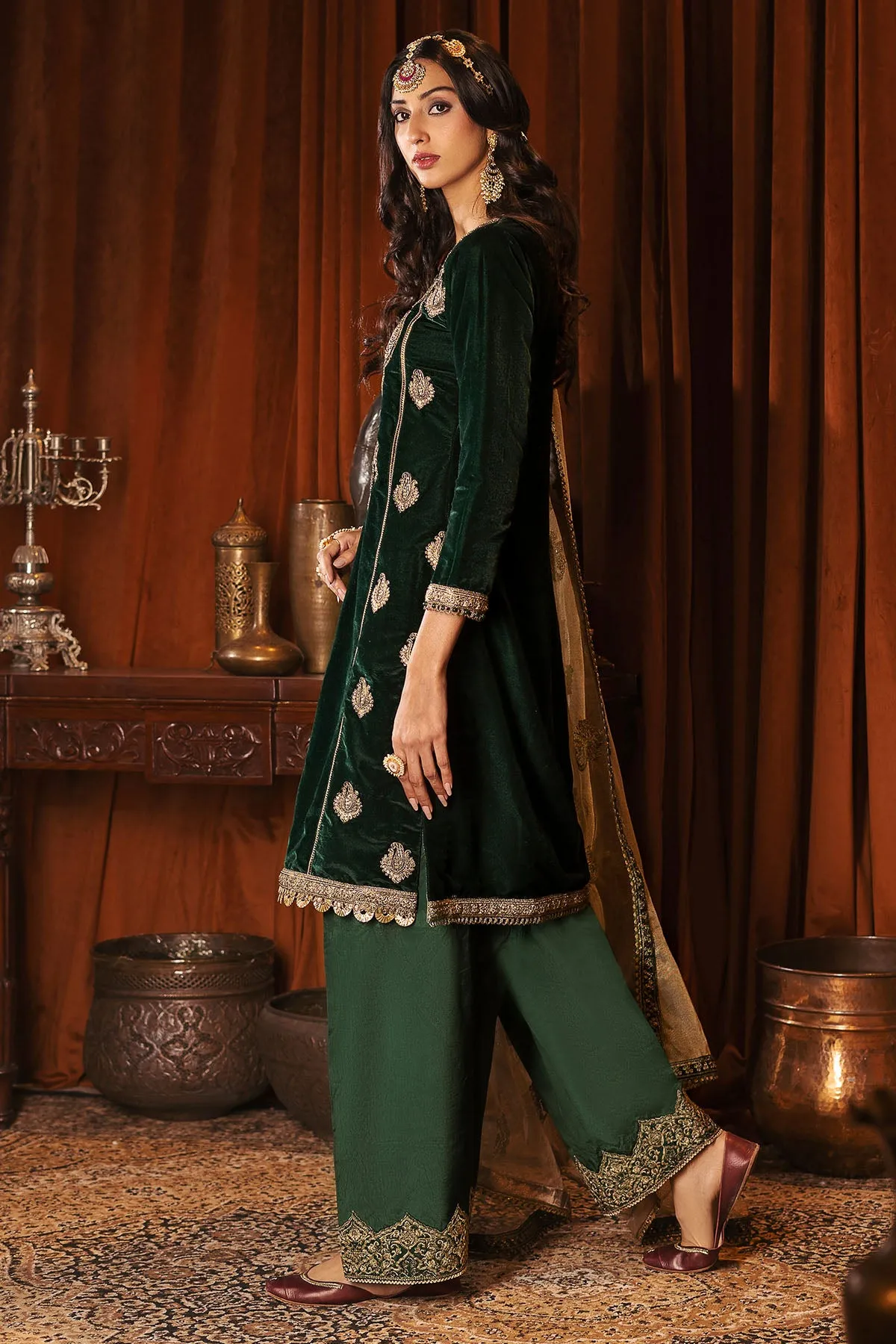 3164-NOOR-JAHAN EMBROIDERED VELVET UNSTITCHED