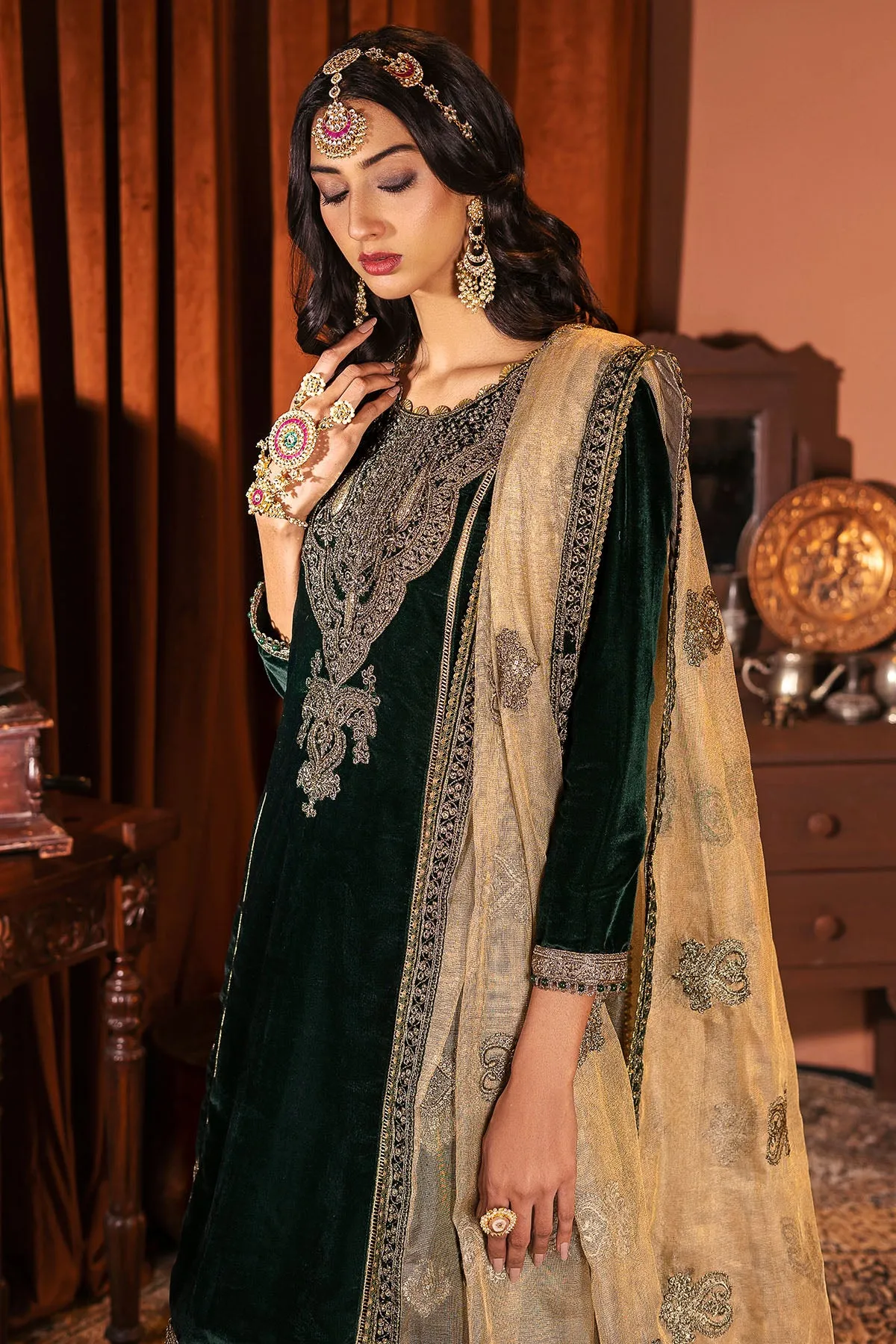 3164-NOOR-JAHAN EMBROIDERED VELVET UNSTITCHED