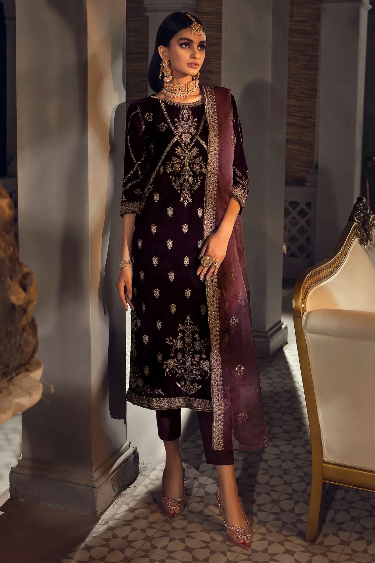 3777-STORK EMBROIDERED VELVET UNSTITCHED