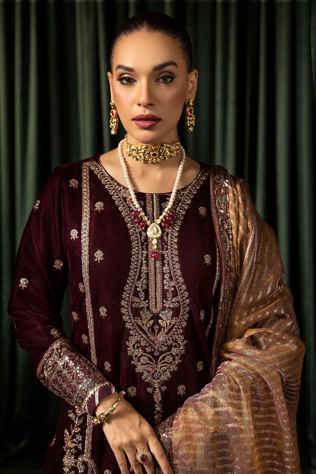 5096-DAISHA EMBROIDERED VELVET UNSTITCHED