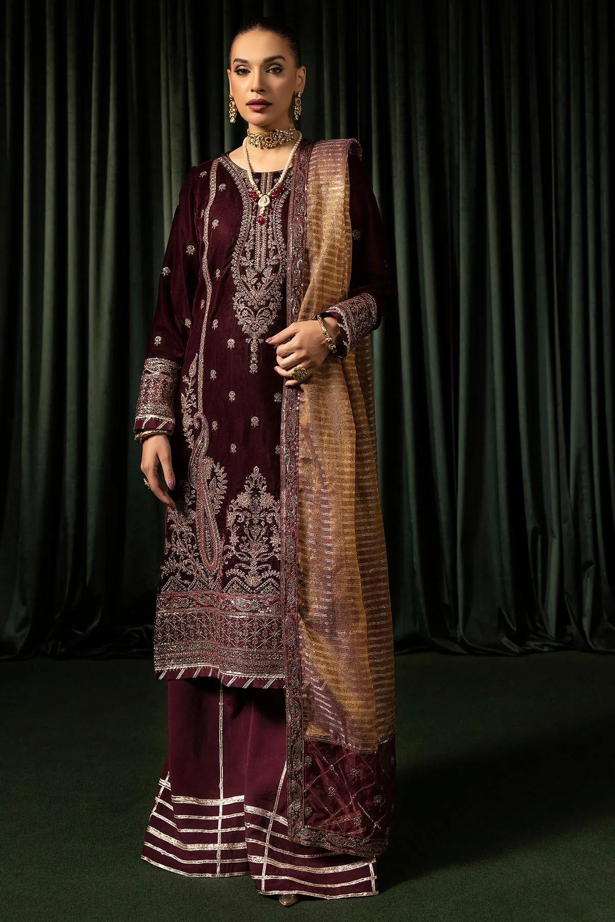5096-DAISHA EMBROIDERED VELVET UNSTITCHED