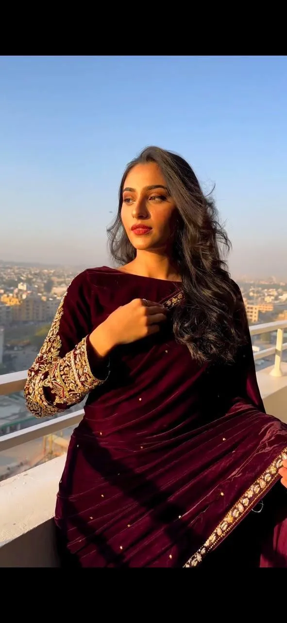 Beautiful Designer Wedding Special Pure 9000 Velvet Saree