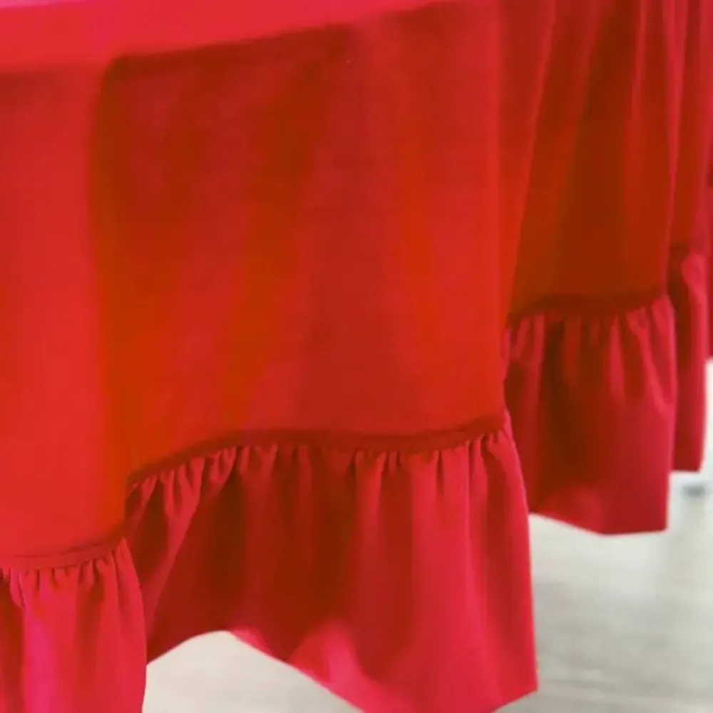 Round Velvet Tablecloth with Ruffle